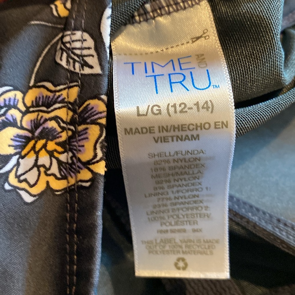 Time and Tru swimsuit - Picture 5 of 5